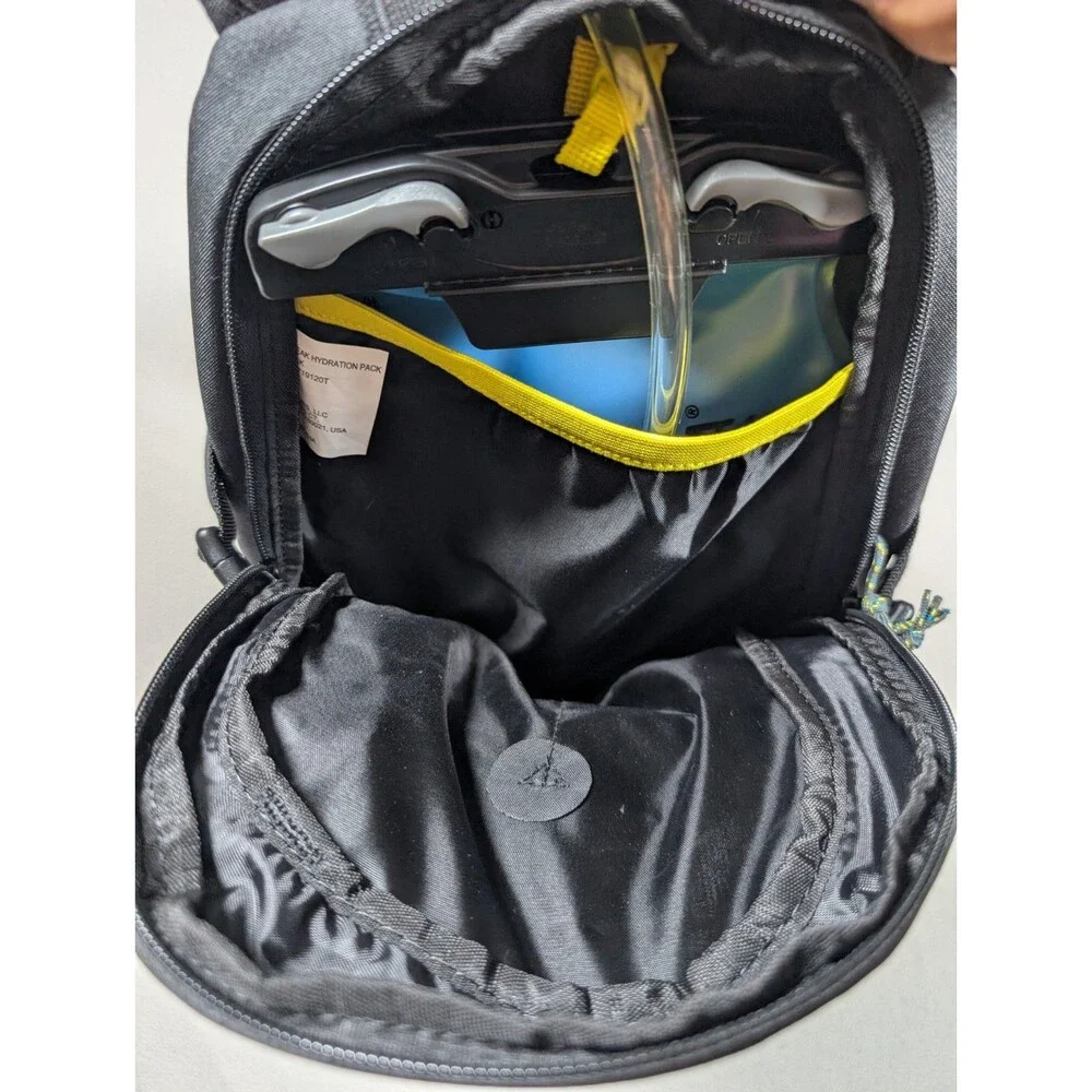 New With Tag Sierra Designs Bear Peak 13L Hydration Backpack Black Gorpcore